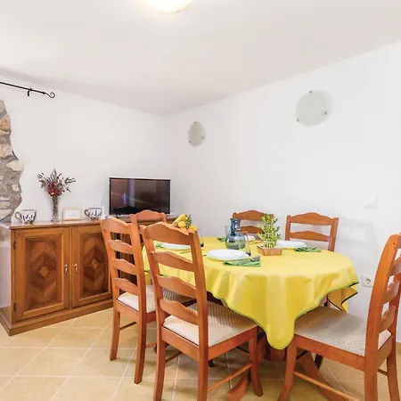 3 Bedroom Awesome In * Mošćenička Draga