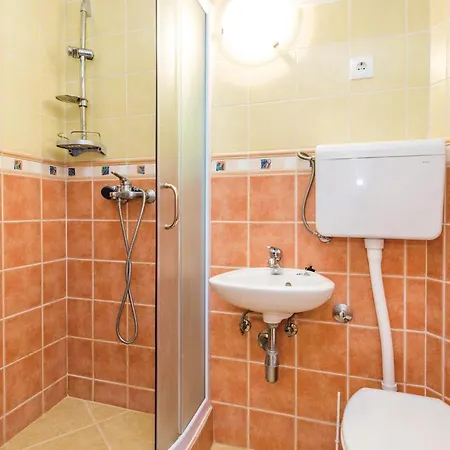 3 Bedroom Awesome In *