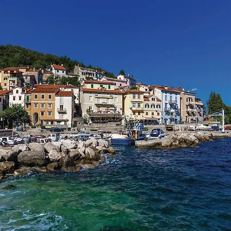 3 Bedroom Awesome In * Mošćenička Draga
